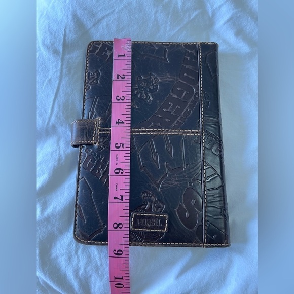 Fossil | Brown Leather Agenda Day Planner Cover | Wisconsin Badgers - Picture 3 of 8